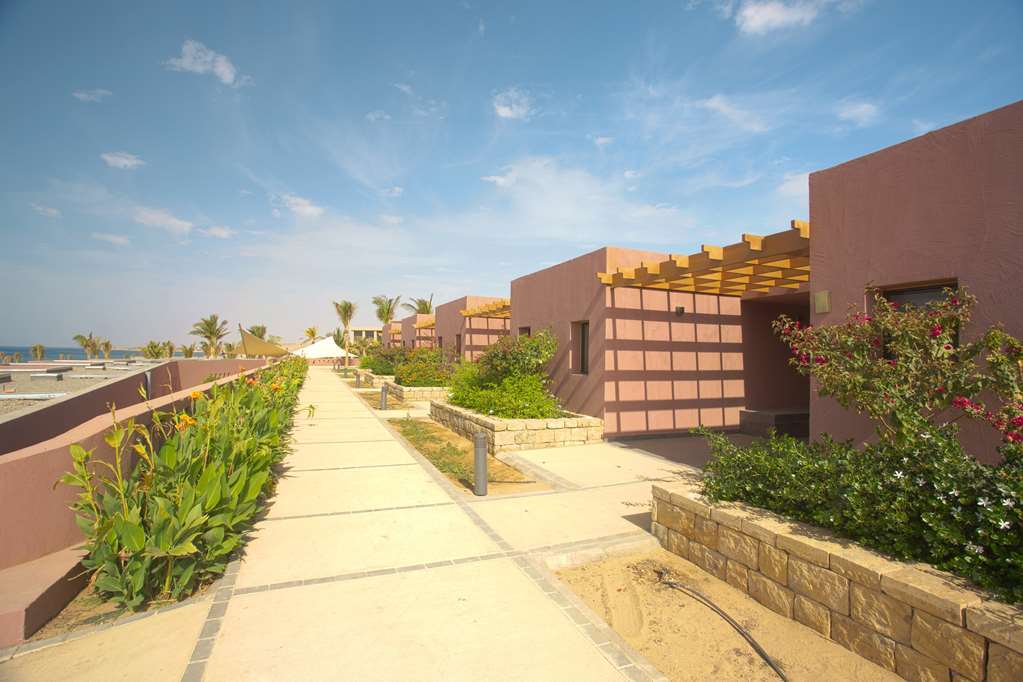 Golden Tulip Sharma Resort الغرفة الصورة